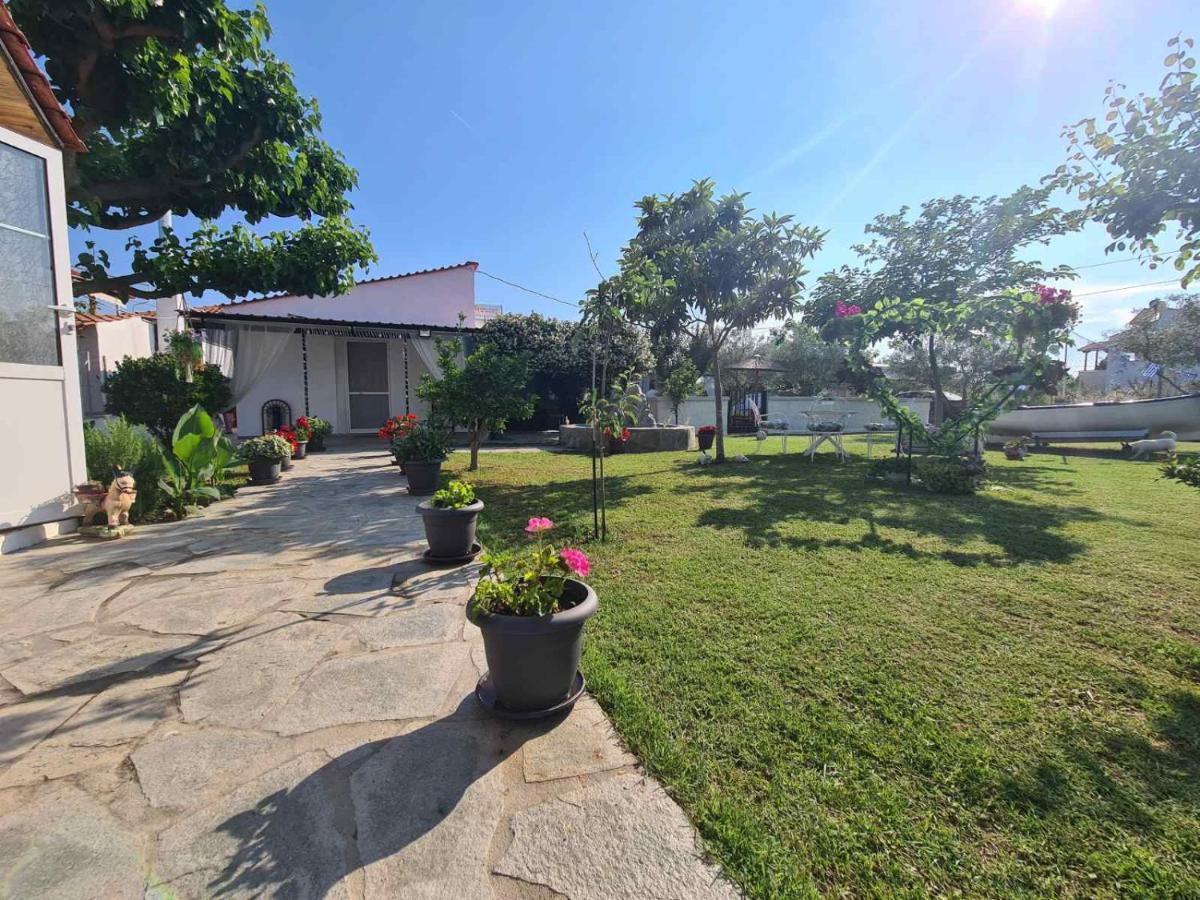 Mom'S Seaside Home Karianí Exterior foto